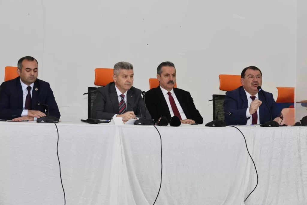 Artvin Valisi Ergün, Şavşatlı muhtarların sorunlarını dinledi