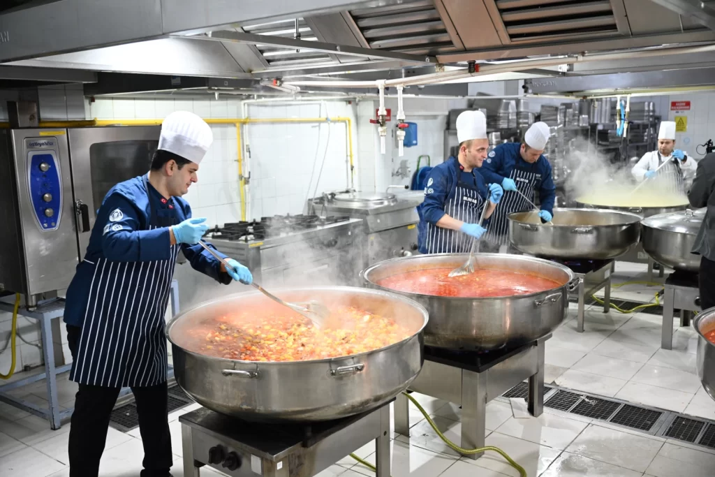 Bursa’da dayanışmanın mutfağı her geçen gün büyüyor