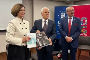 Bursa’da ipekçiliğin geleceği konuşuldu…Bursa ipeğini nesillere aktarmalıyız