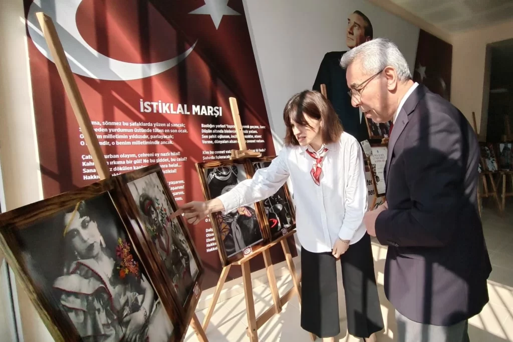 Bursa Gemlik’te “İlmek İlmek Cumhuriyet Kadınları” sergisi