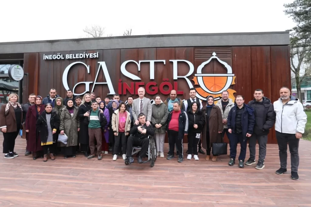 Bursa İnegöl’de Başkan Taban engelli öğrencilerle kahvaltıda buluştu