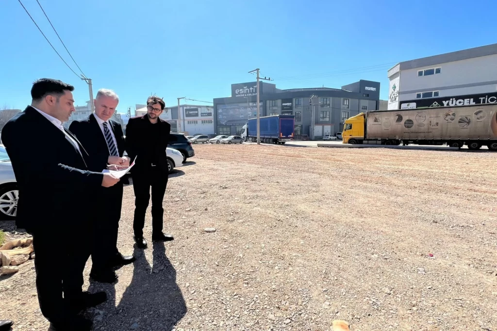 Bursa İnegöl’de sanayi bölgesindeki otopark alanları artıyor