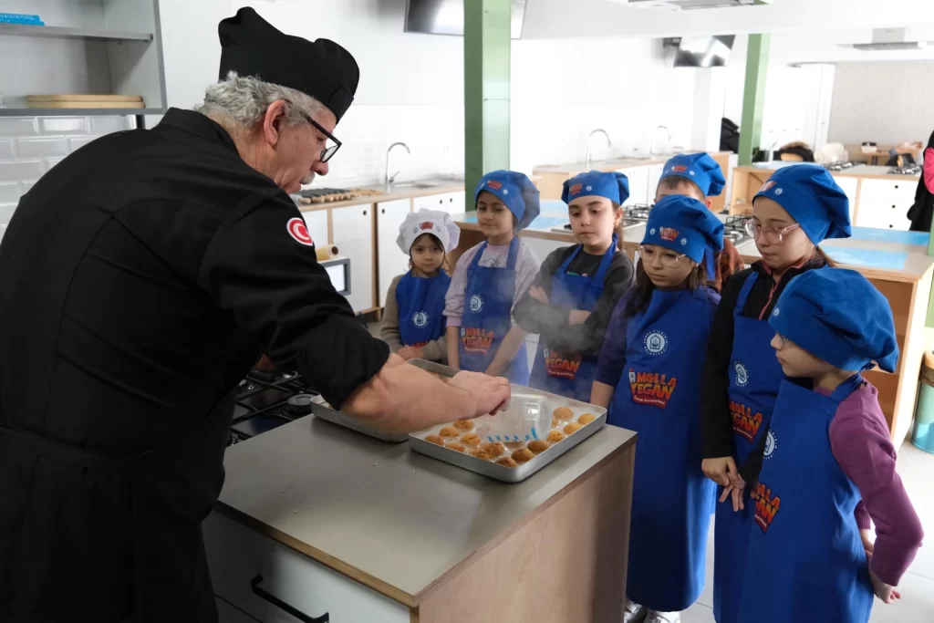 Bursa Yıldırım’da Ramazan tatlıları minik şeflerden