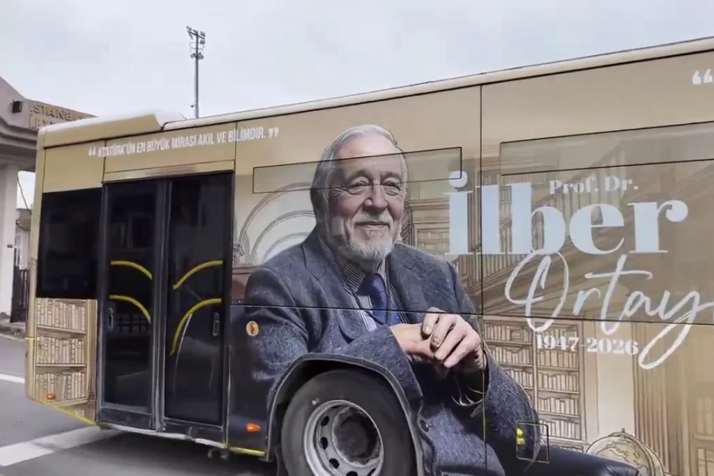 İETT’den İlber Ortaylı’ya ‘saygı otobüsü’