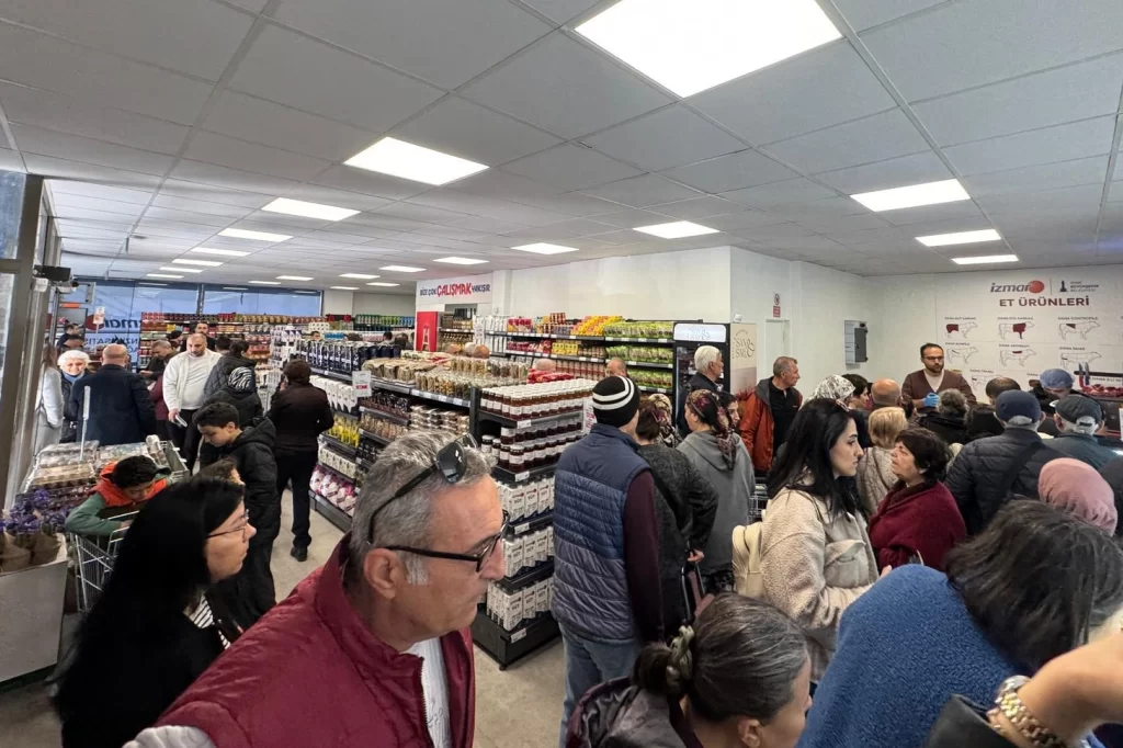 İZMAR 21’inci şubeyi Çiğli’ye açtı… Sırada Bayraklı ve Menemen var