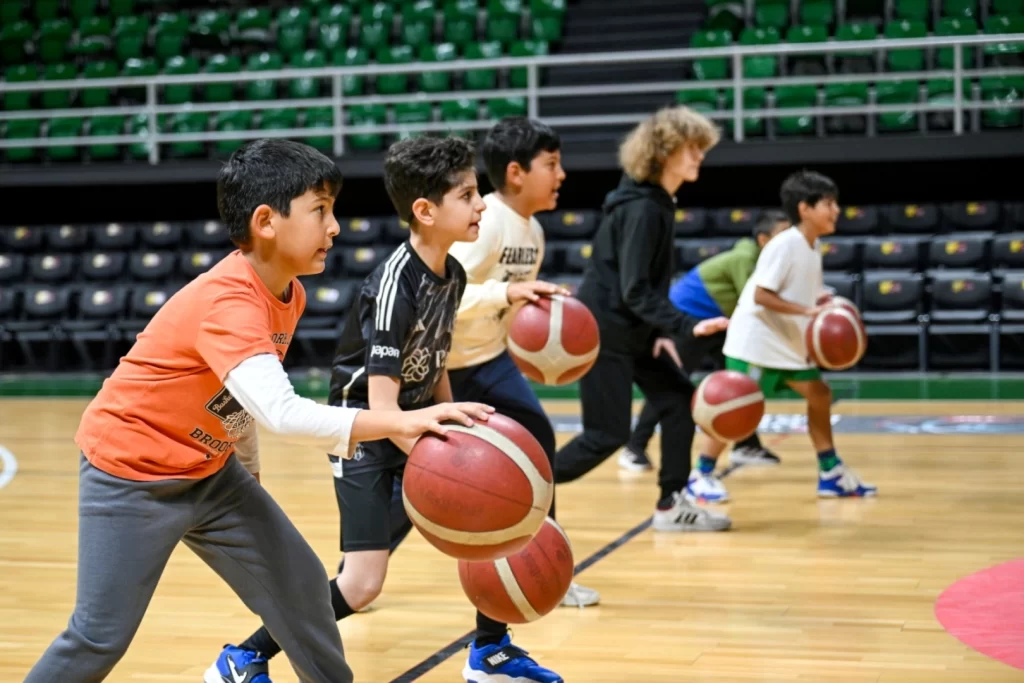 İzmir Bornova’da çocuklar sporla büyüyor