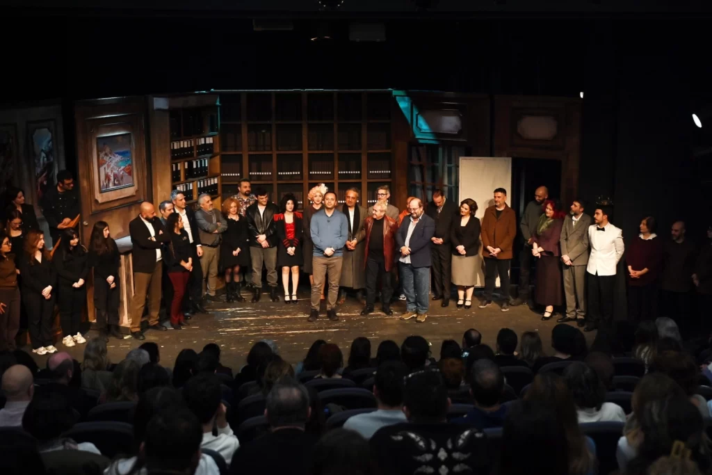 İzmir Bornova’da tiyatroya alkış