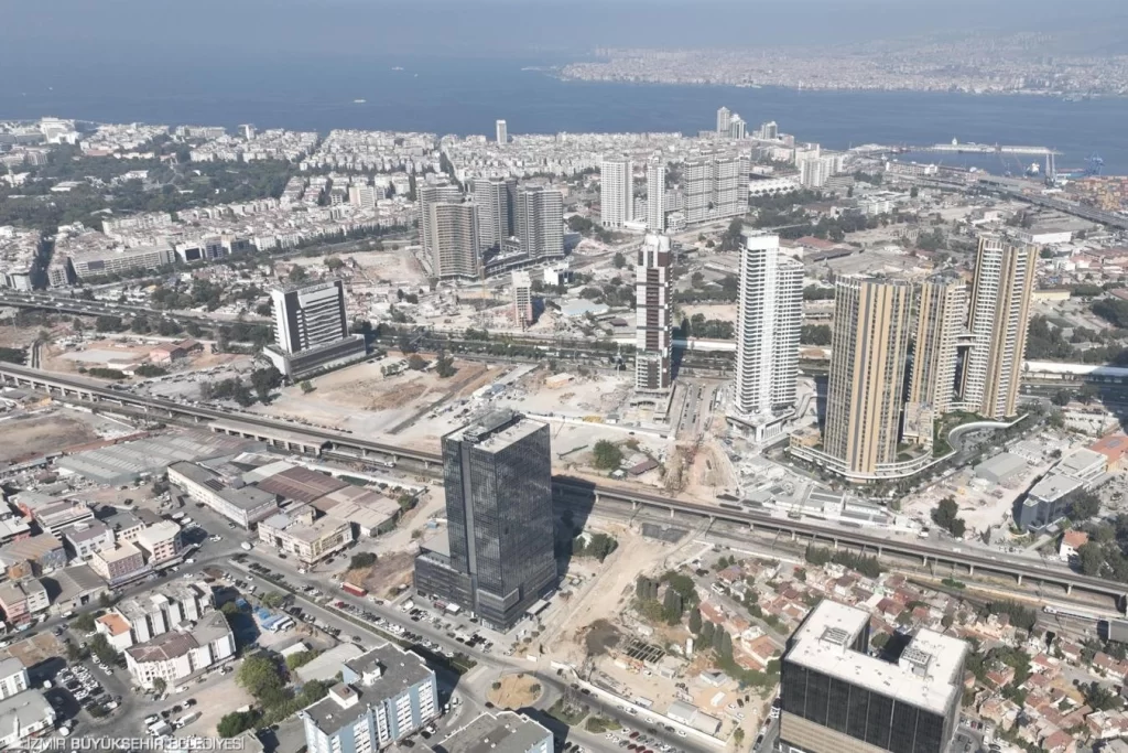 İzmir’de dev ulaşım projeleri tamamlanıyor