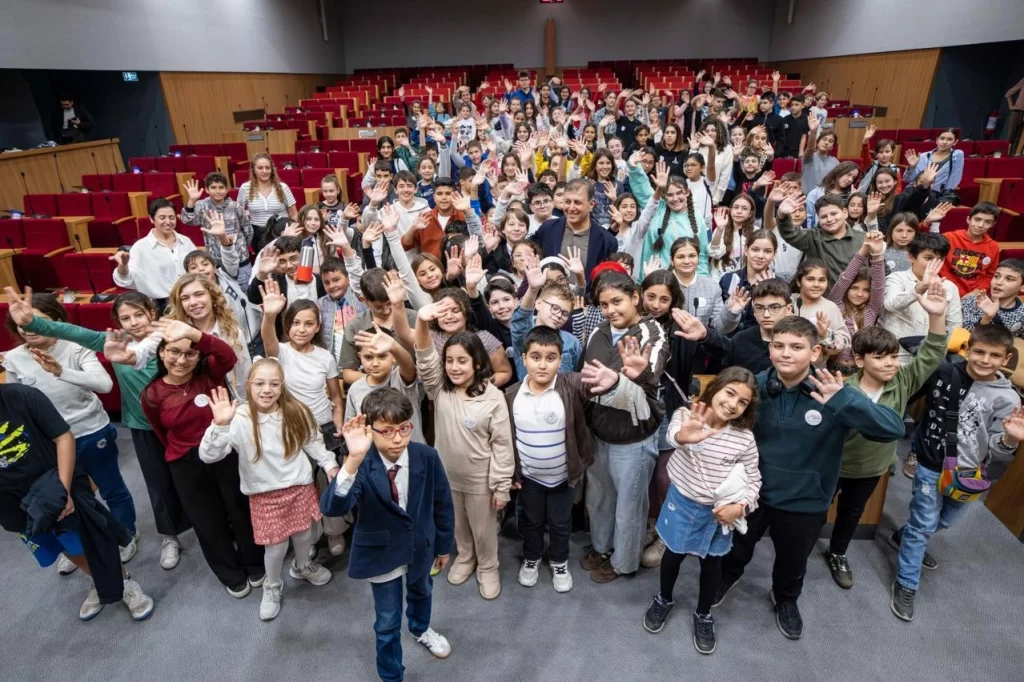 İzmir’de kadın ve çocuk odaklı sosyal politikalar güçleniyor