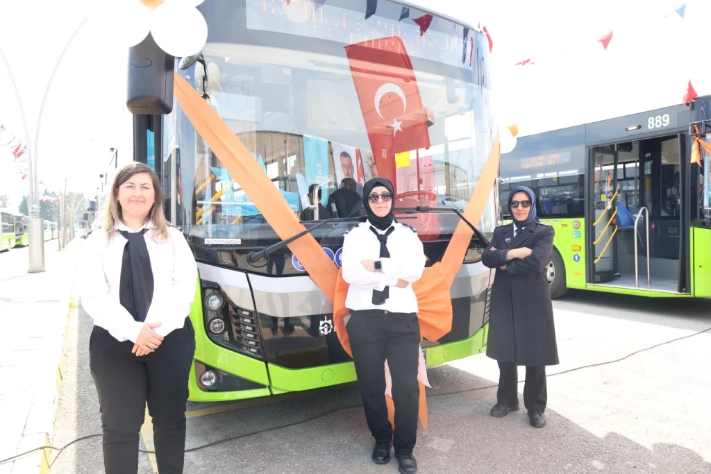Kocaeli Büyükşehir’in filosuna 4 ayda 123 otobüs