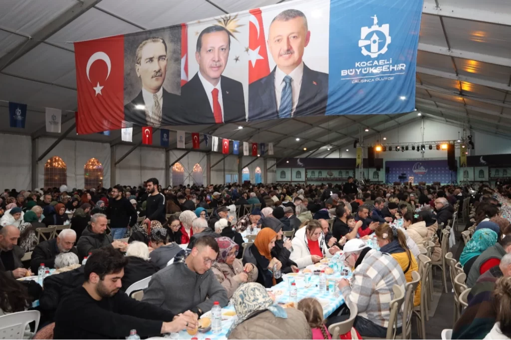 Kocaeli’de Ramazan Çadırı’nda her gün binlerce kişiye iftar