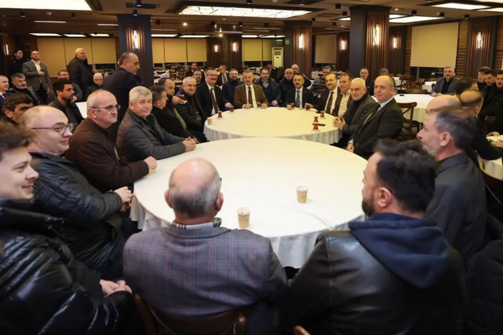 Kocaeli’de ziraatçılar, Başkan’ı çay içmeden bırakmadı