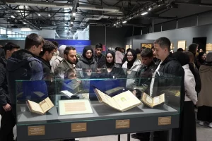 Kocaelili gençler, ‘Mukaddes Emanetlere’ sahip çıkıyor