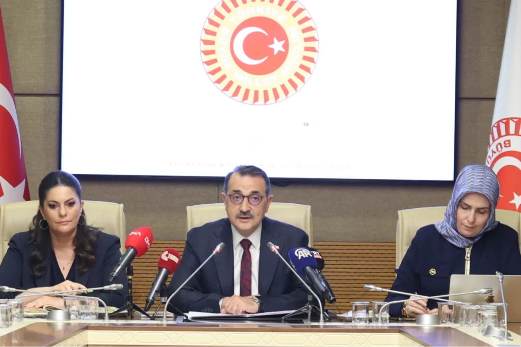 Komisyon beklenen raporu sundu… Türkiye yapay zekâda üreten ve düzenleyen olacak