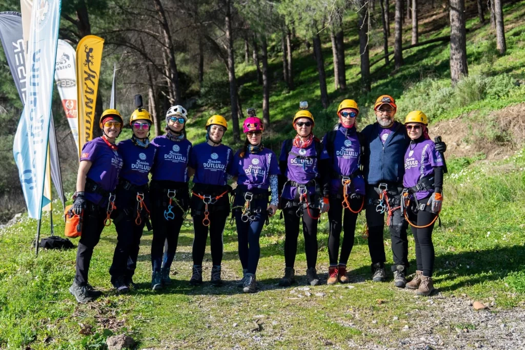 Manisa’da kadın sporcular Gelin Uçtu Kanyonu’nu geçti