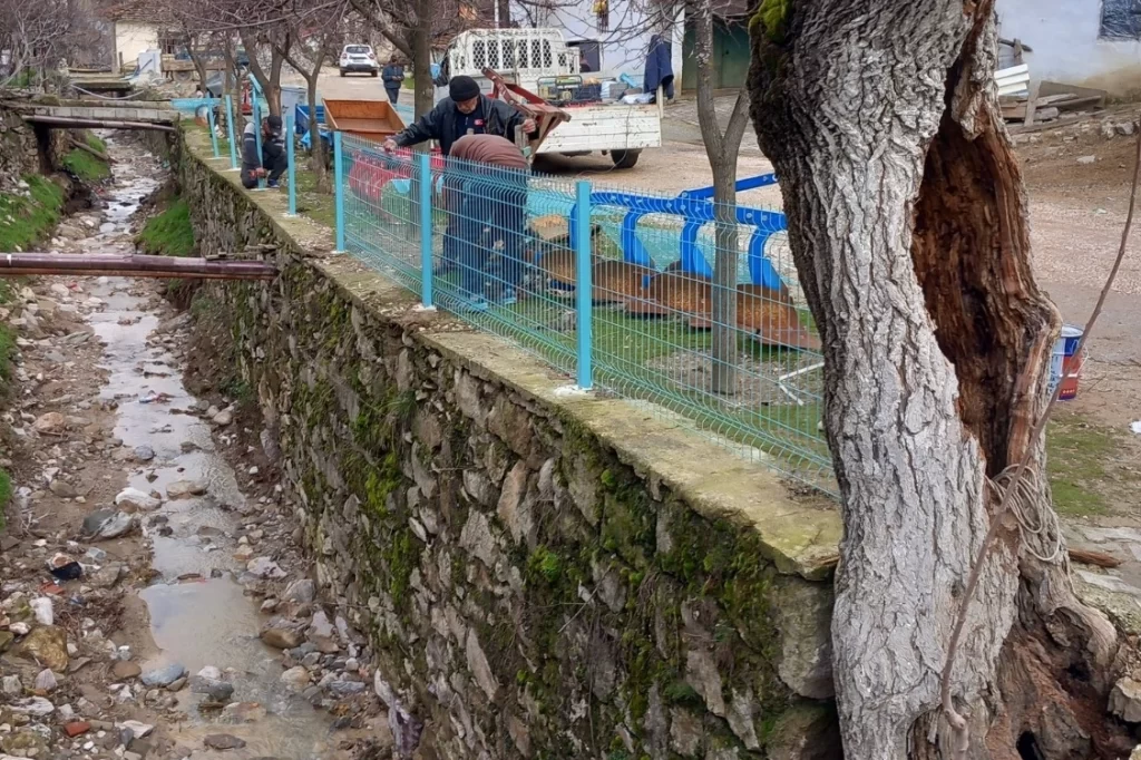 Manisa’da tehlike arz eden dereler güvenli hale getiriliyor