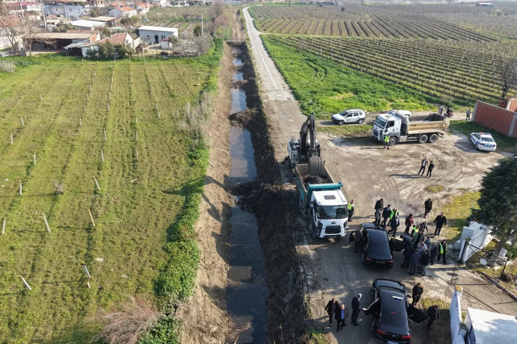 Manisa Saruhanlı’da dere temizlik seferberliği