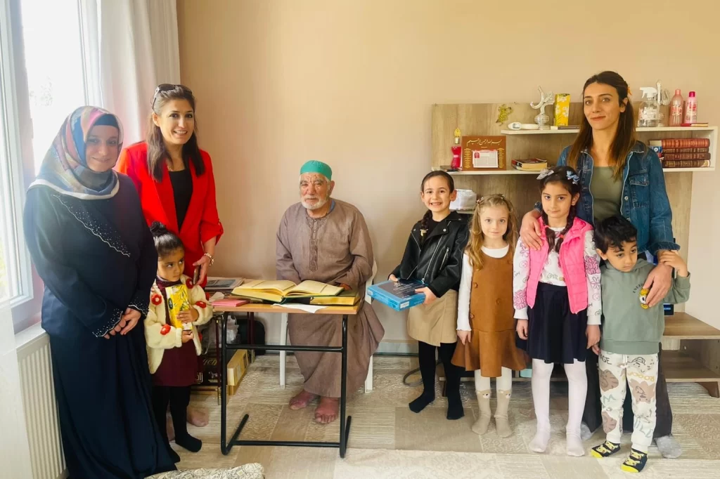 Mardin Yeşilli’de öğrencilerden emekli öğretmene vefa