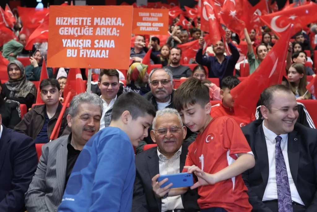 Memduh Büyükkılıç’tan ‘Çanakkale ruhu’ vurgusu