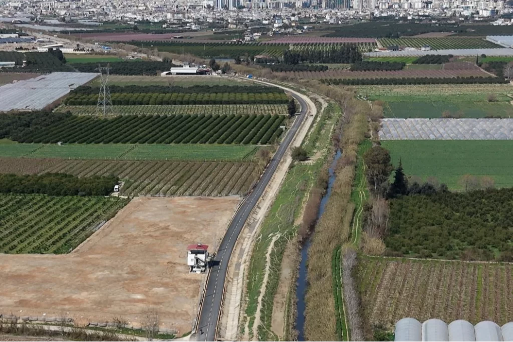 Mersin’de grup yolları kaliteyle yenileniyor