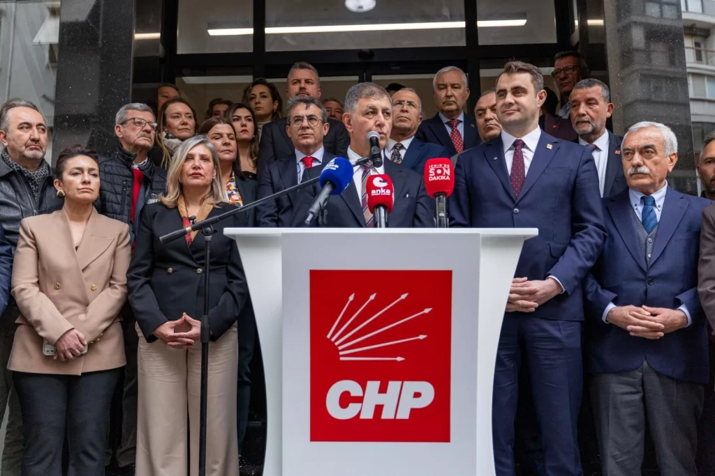 Meslek Fabrikası için tahliye kararına tepki