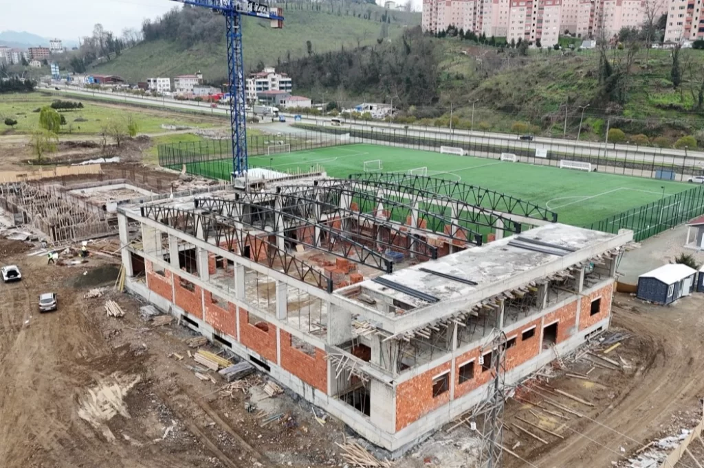 Ordu’da Eskipazar Spor Kompleksi inşaatı sürüyor
