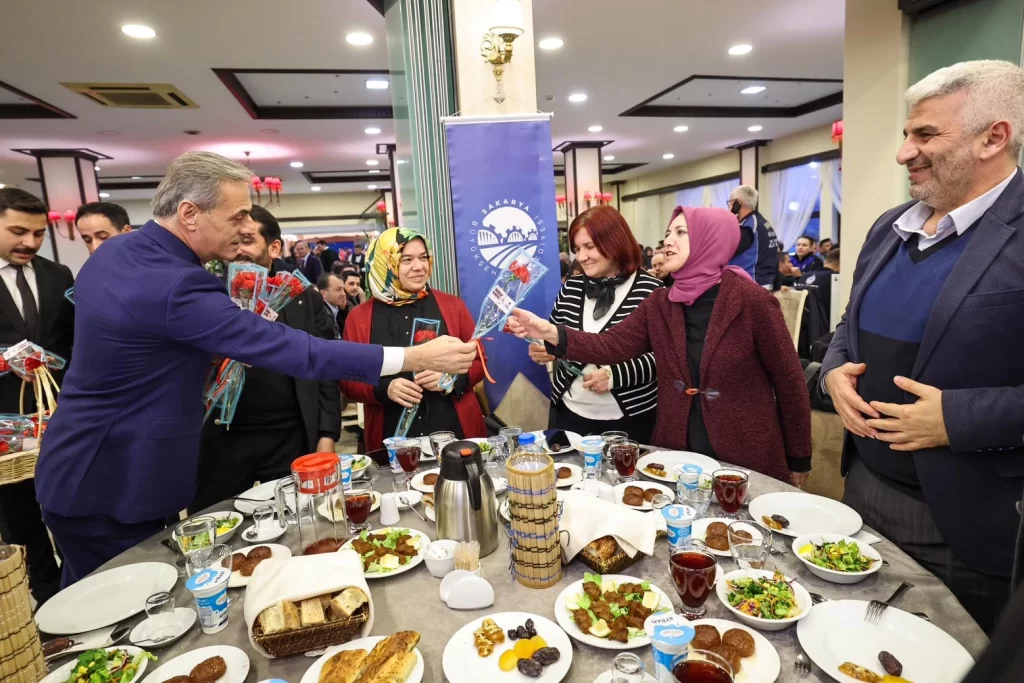 Sakarya’da Büyükşehir aile iftarında bir araya geldi