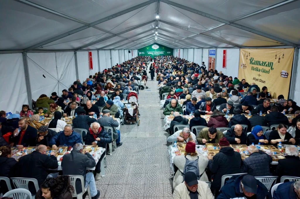 Samsun’da iftar çadırlarına yoğun ilgi
