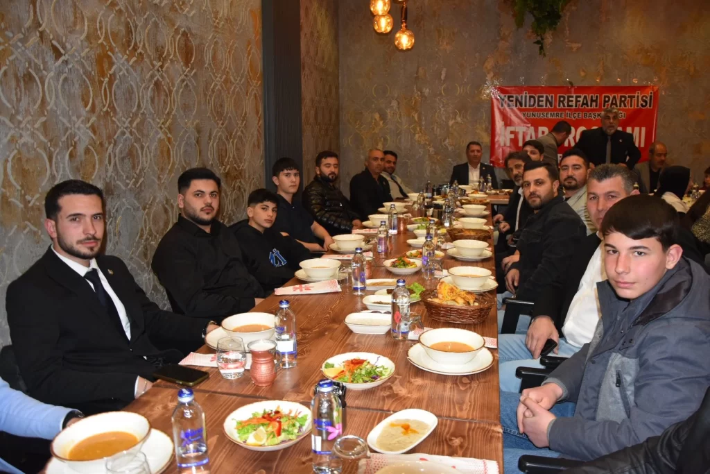Yeniden Refah Partisi Yunusemre Teşkilatı iftarda buluştu