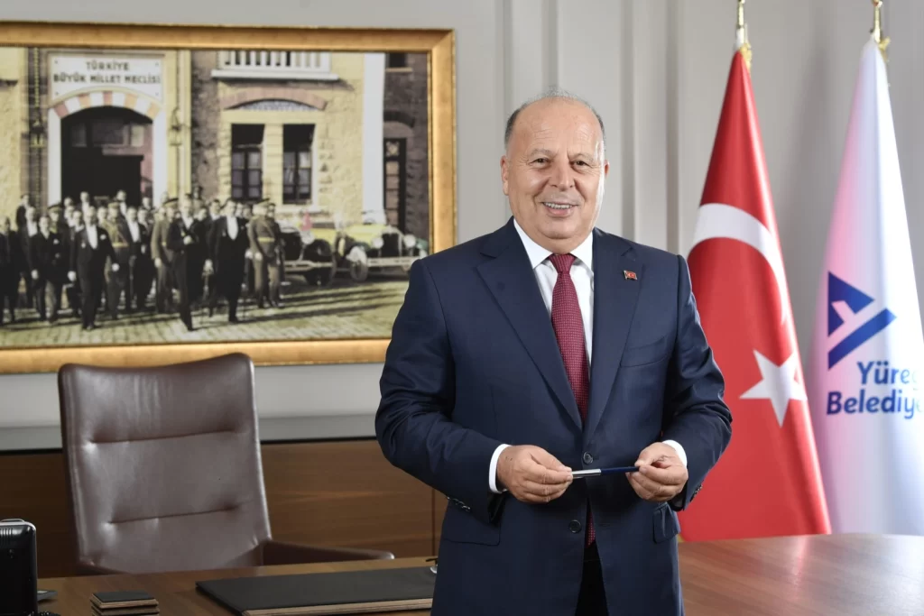 Adana Yüreğir Belediye Başkanı’na 5 yıl 3 ay hapis cezası!