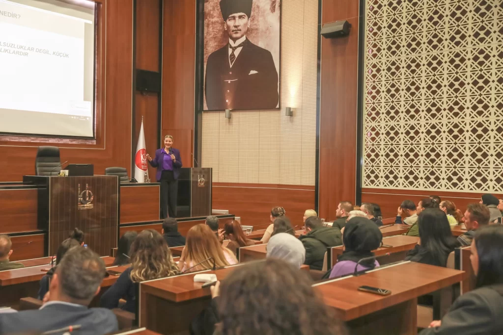Ankara Keçiören Belediyesi’nde personele ‘etik’ eğitimi