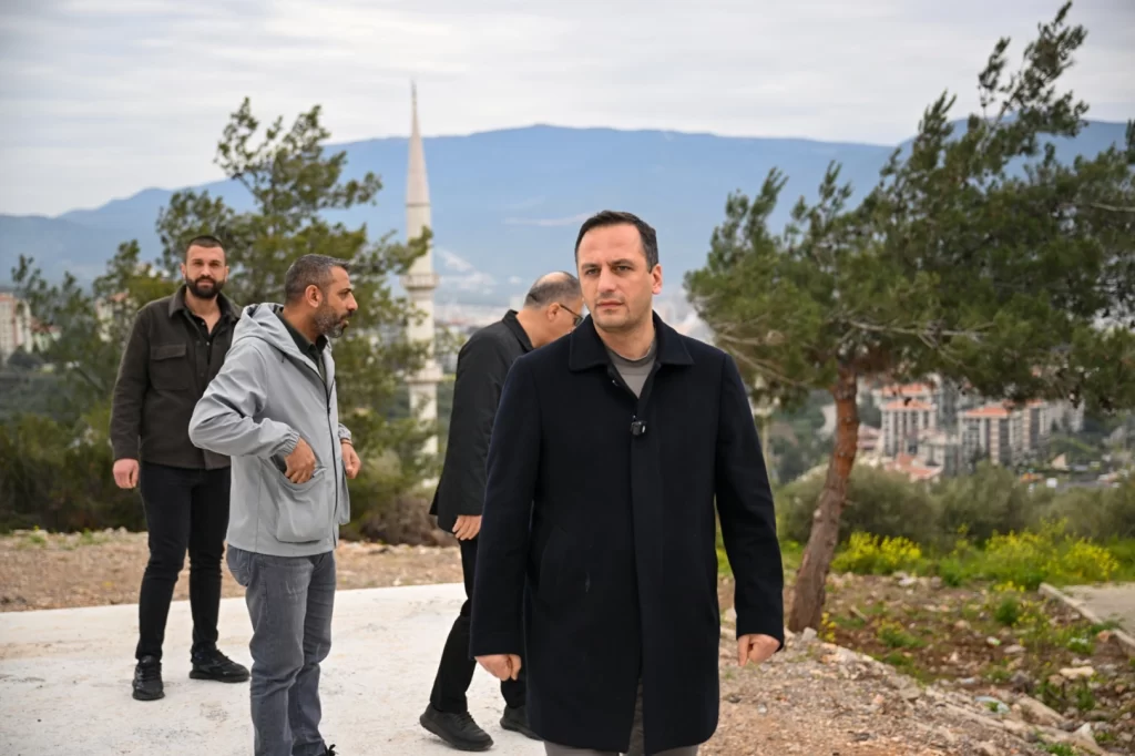 İzmir’de Başkan Eşki’den İZYUVA sakinlerine çifte müjde