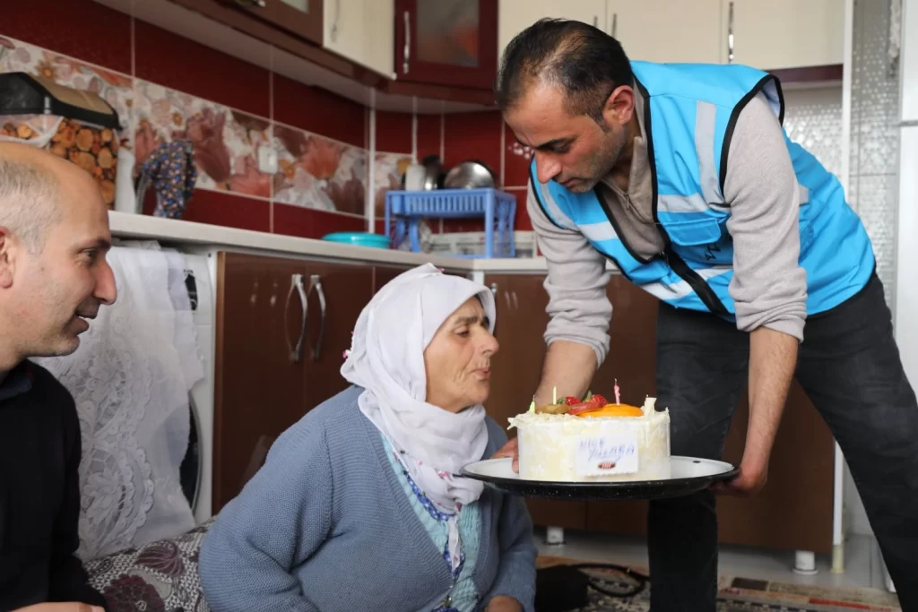 Besra Nine’ye sürpriz doğum günü