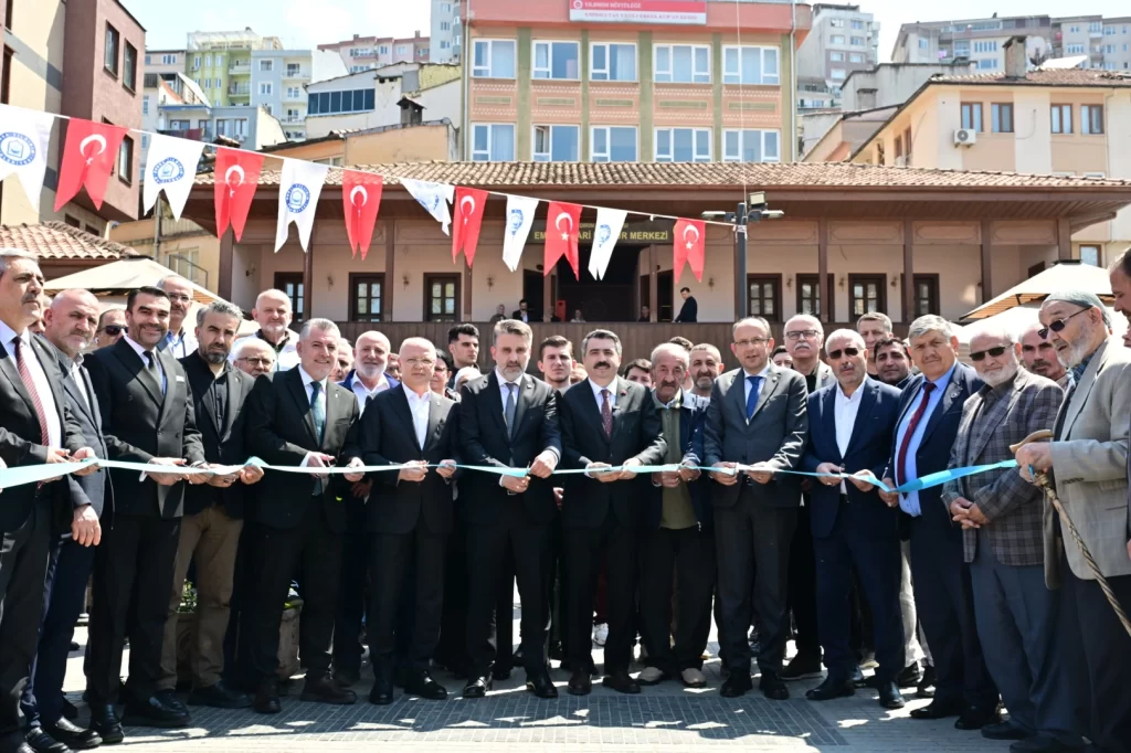 Bursa Yıldırım’da ‘Emir Buhari’ yenilenen yüzüyle açıldı