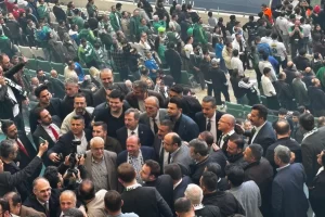 Bursaspor’un şampiyonluk coşkusu omuz omuza izlendi