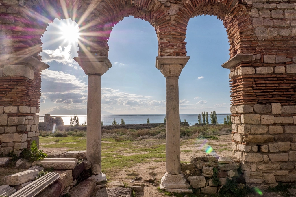 Enez Kalesi’ne ‘bin liralık’ ihmal!