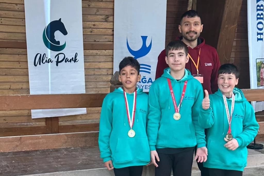 İzmir Aliağa’nın özel şampiyonlarından çifte şampiyonluk