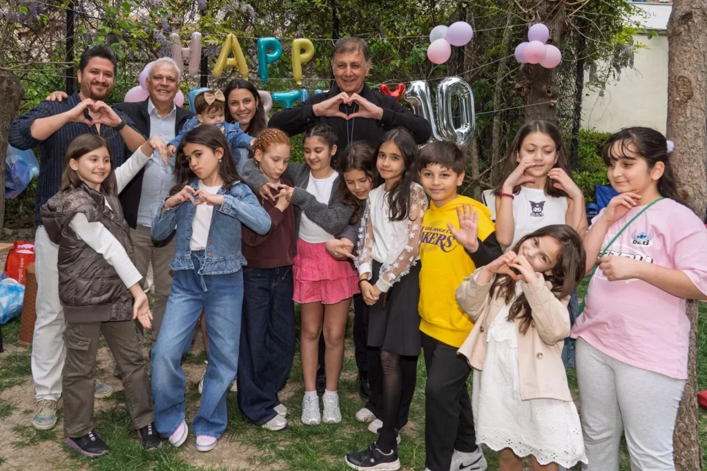 İzmir’de Başkan Tugay vatandaşlarla buluştu