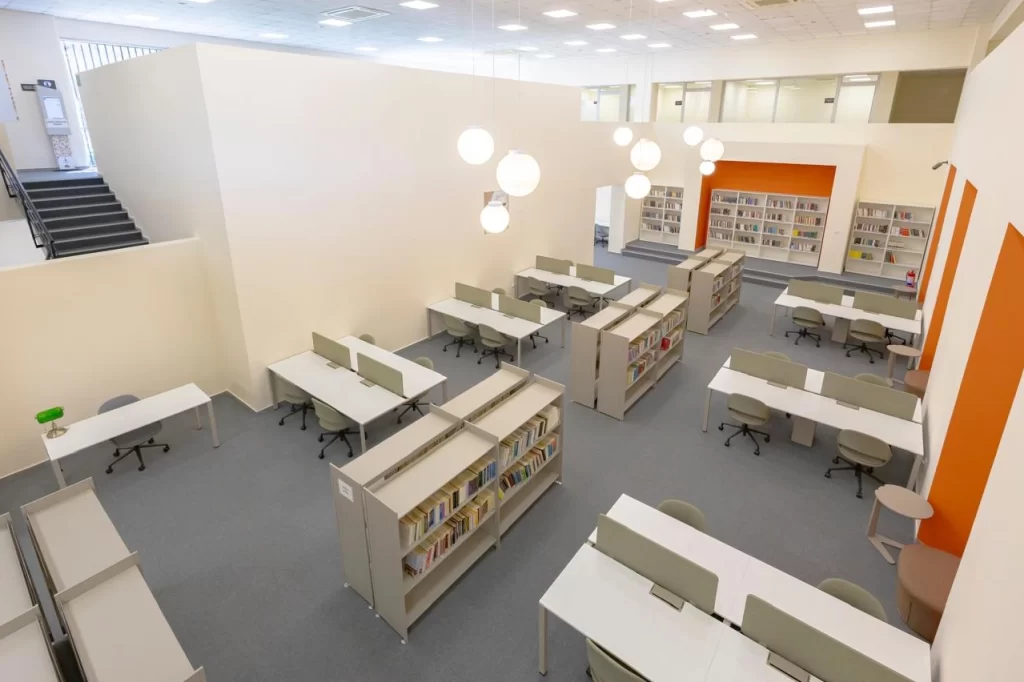 İzmir’de Hasan Ali Yücel Kütüphanesi hizmette