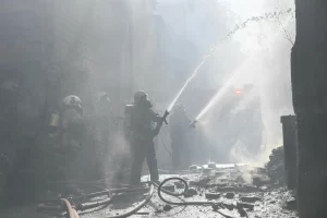 İzmir Konak’ta bina yangını kontrol altında