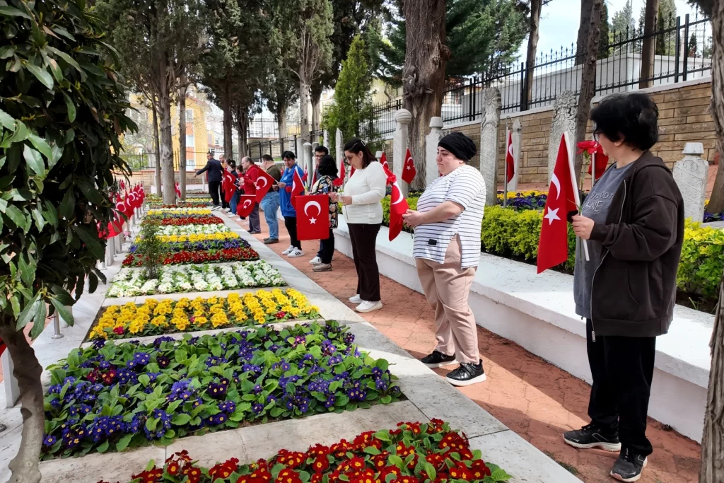 Kocaeli’de Goncalı bireylerden şehitlere vefa ziyareti