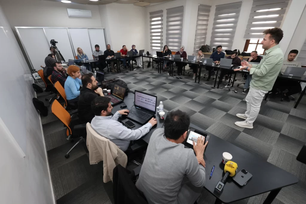 Konya Büyükşehir’den personeline yapay zekâ eğitimi