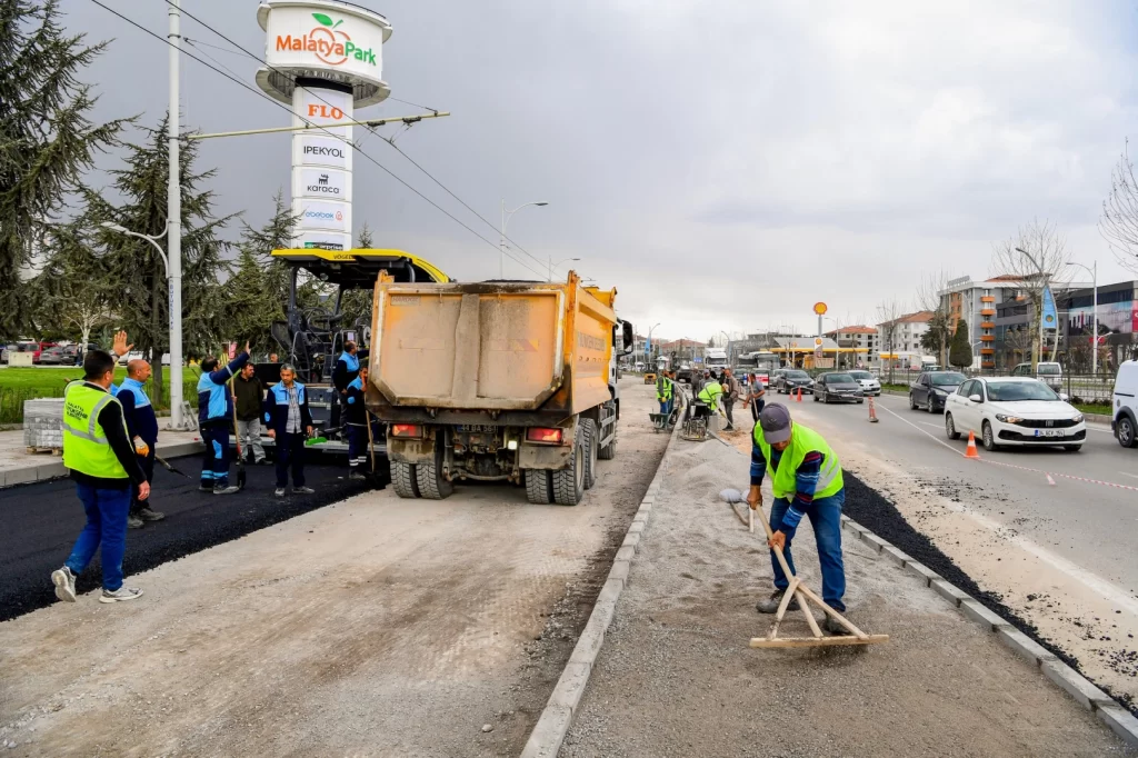 Malatya’da çevreyolu yan yolları yenileniyor