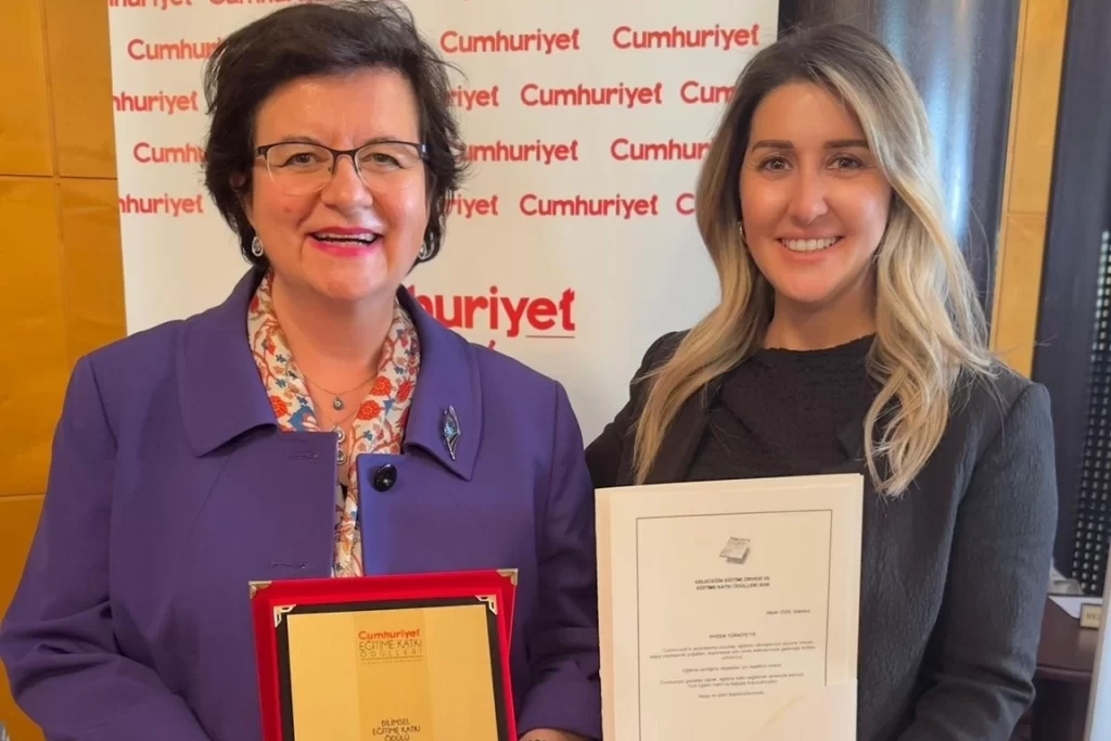 Pfizer Türkiye’ye ‘Bilimsel Eğitime Katkı Ödülü’