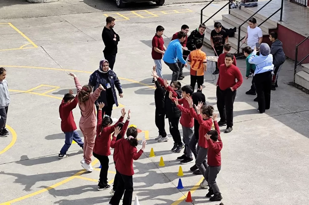 Sakarya’da “Tabletleri Kapat” projesiyle çocuklara çevrimdışı yaşam bilinci