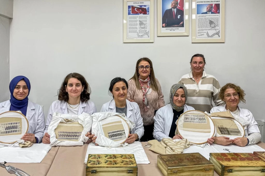 Sandıktan Sanata: Çınarcık İşi Üzerine Bir Atölye Çalışması