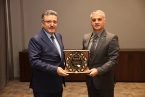 Trabzon’da Başkan Genç’e Yomra’dan teşekkür plaketi