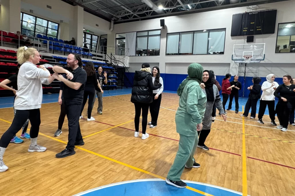 İstanbul Maltepe’de kadınlara öz savunma eğitimi