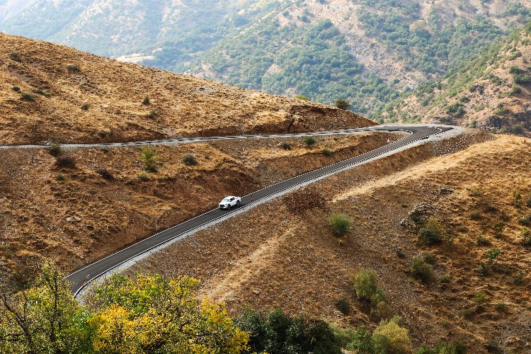 Van’da kırsal mahalleler ilk kez asfaltla tanıştı