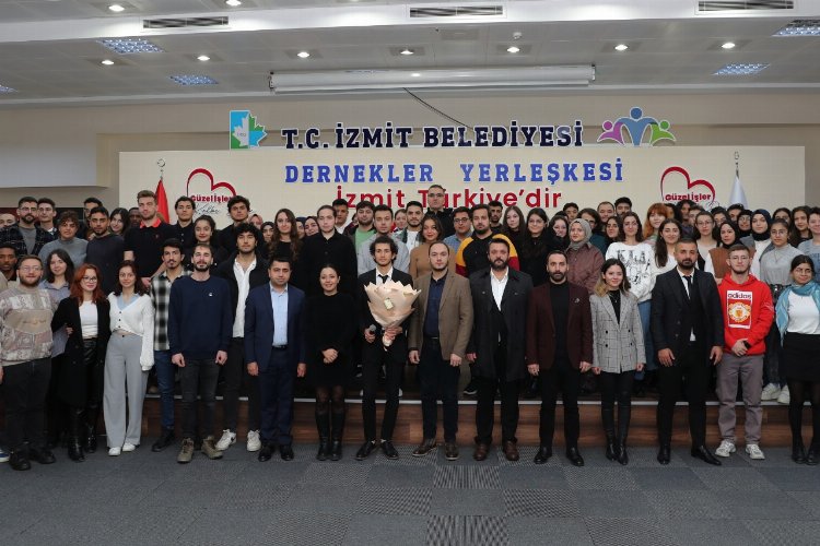 Üniversiteliler İzmit Dernekler Yerleşkesi’nde buluştu
